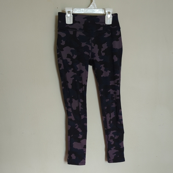 3 for $10 bundle sale! All In Motion Black + Gray Camo Leggings Size S 6/6X - Picture 1 of 5